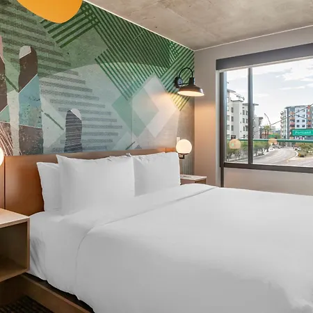 Cambria Downtown Phoenix Convention & Airport Hotel Exterior photo