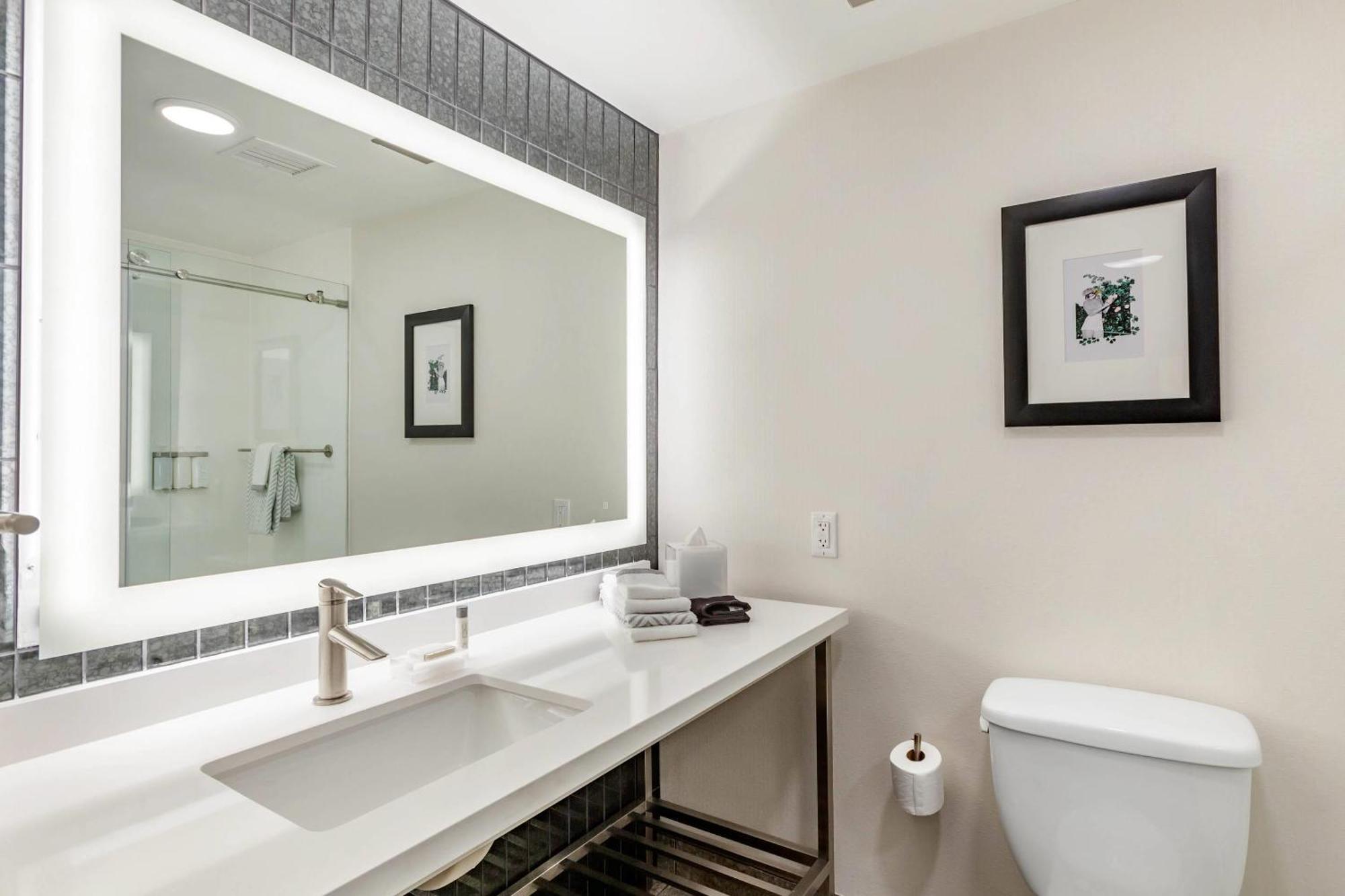 Hotel Cambria Downtown Convention & Airport