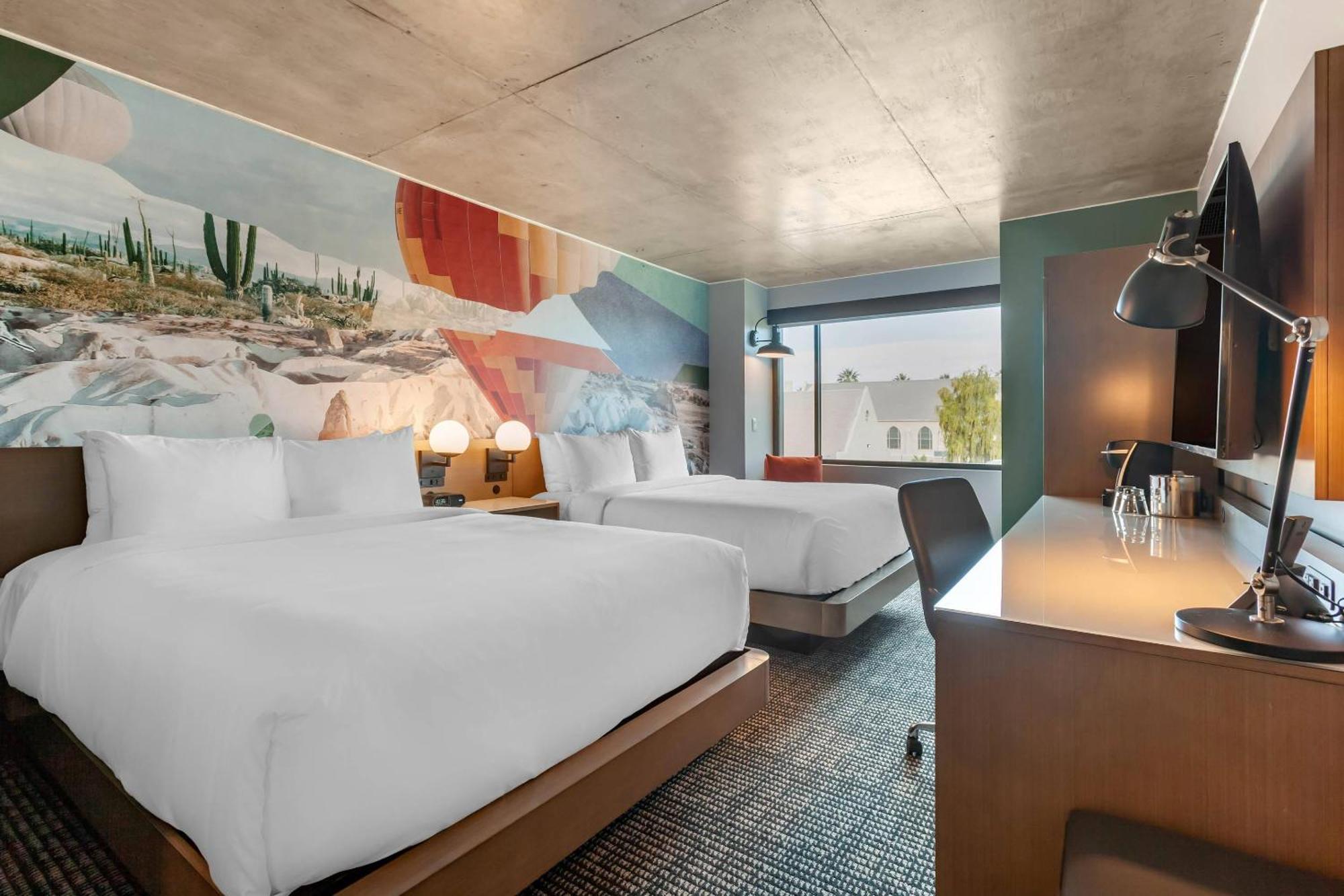 Cambria Downtown Convention & Airport Hotel 3*