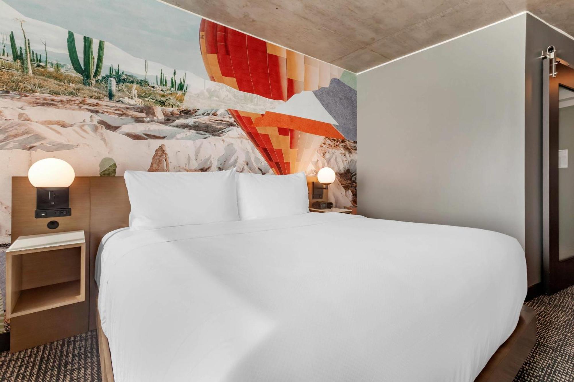 Hotel Cambria Downtown Convention & Airport 3*