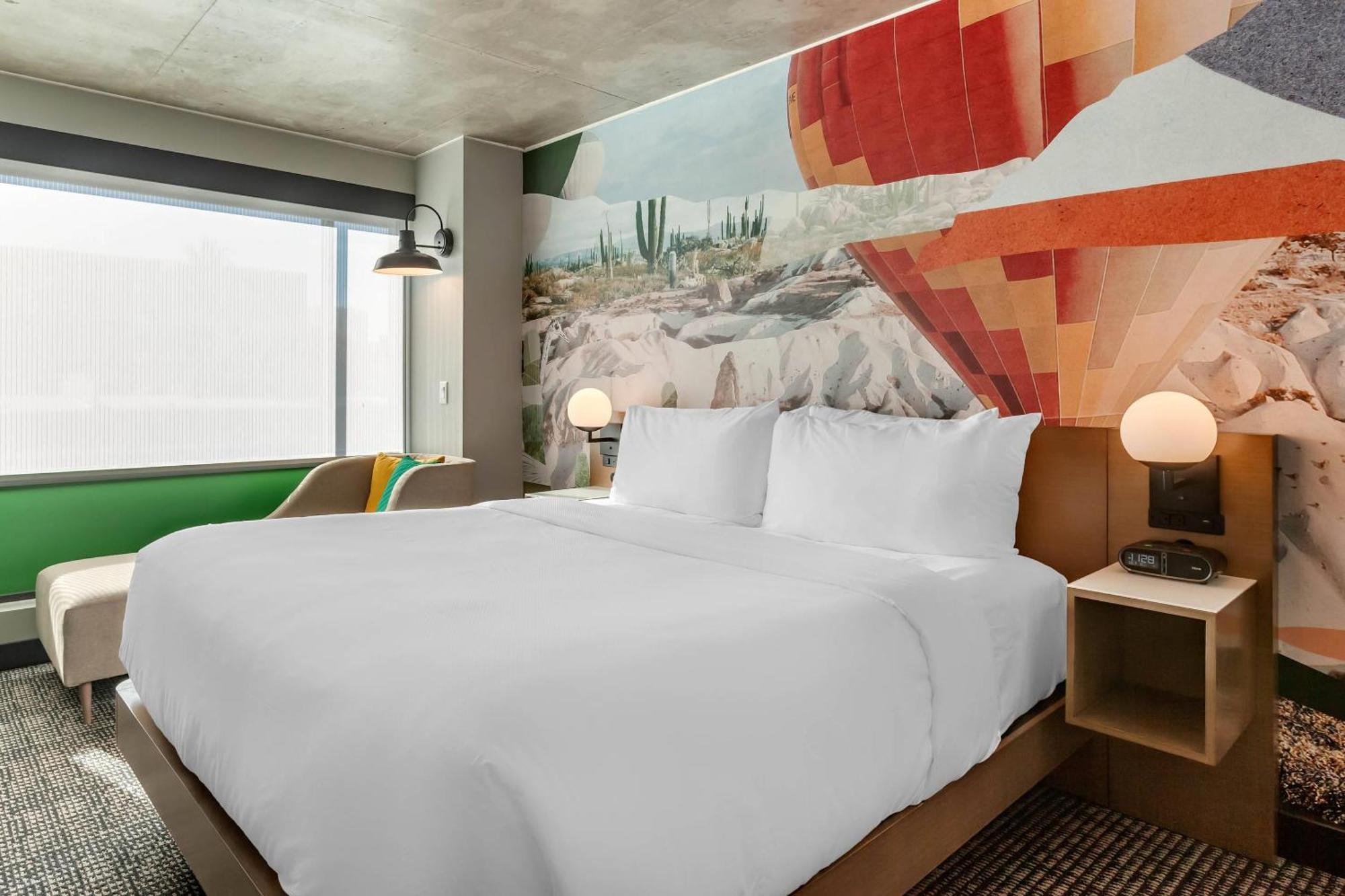Cambria Downtown Convention & Airport Hotel