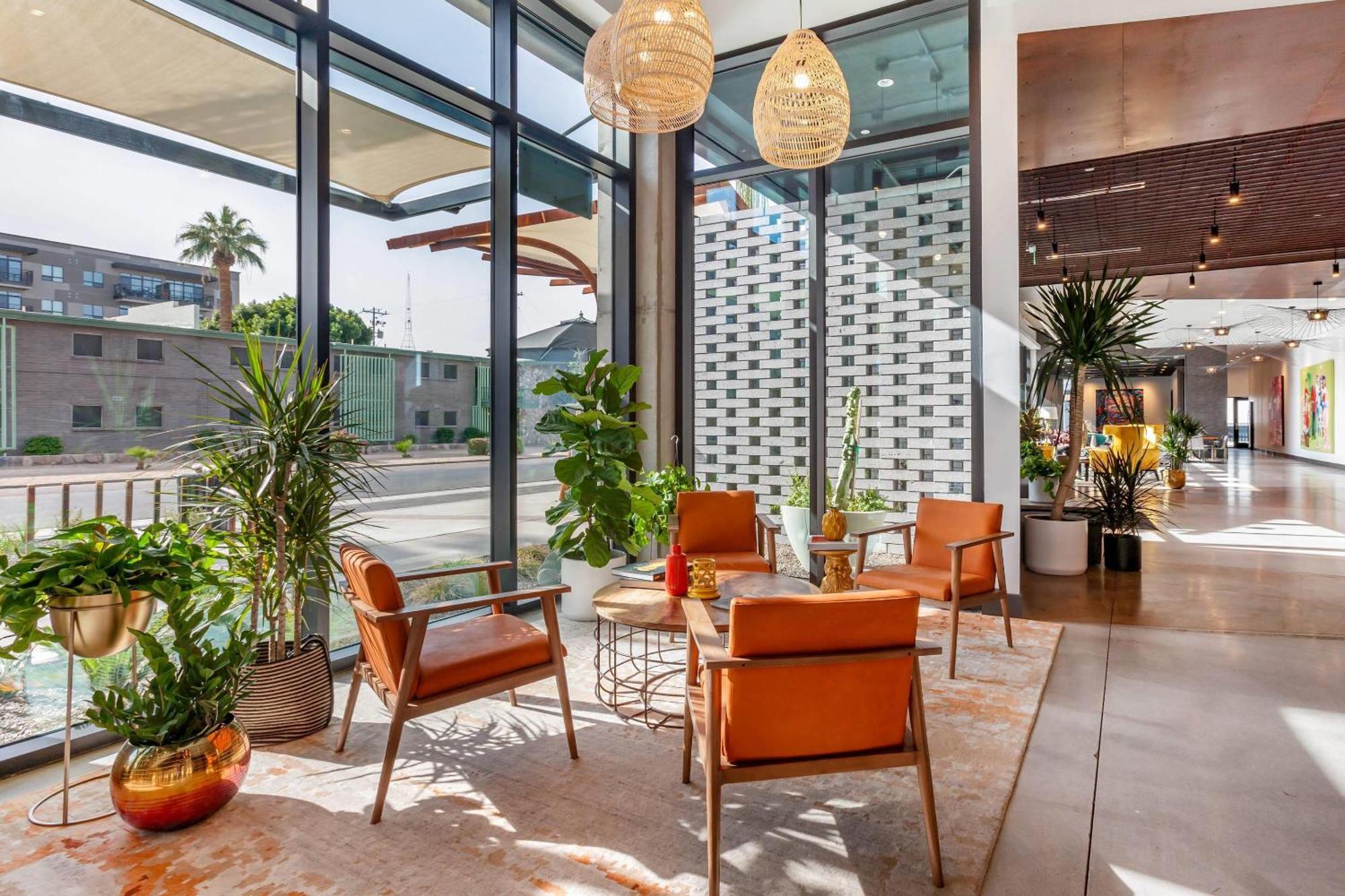 Cambria Downtown Convention & Airport Hotel 3*
